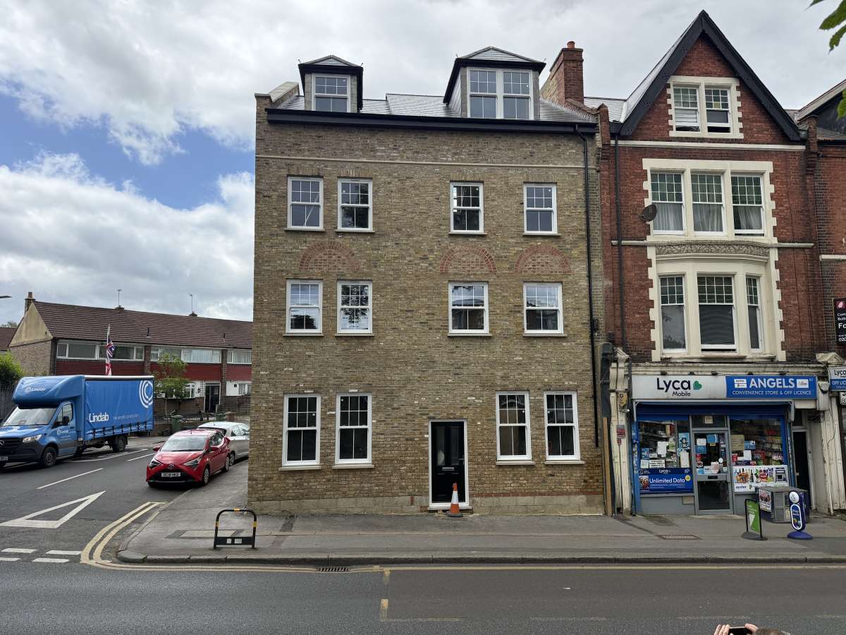Retail/Shop in Wallington - photo 3
