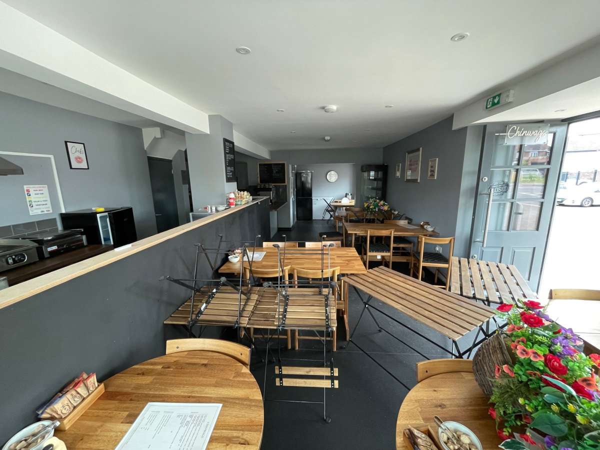 Retail/Shop in Birstall - photo 2