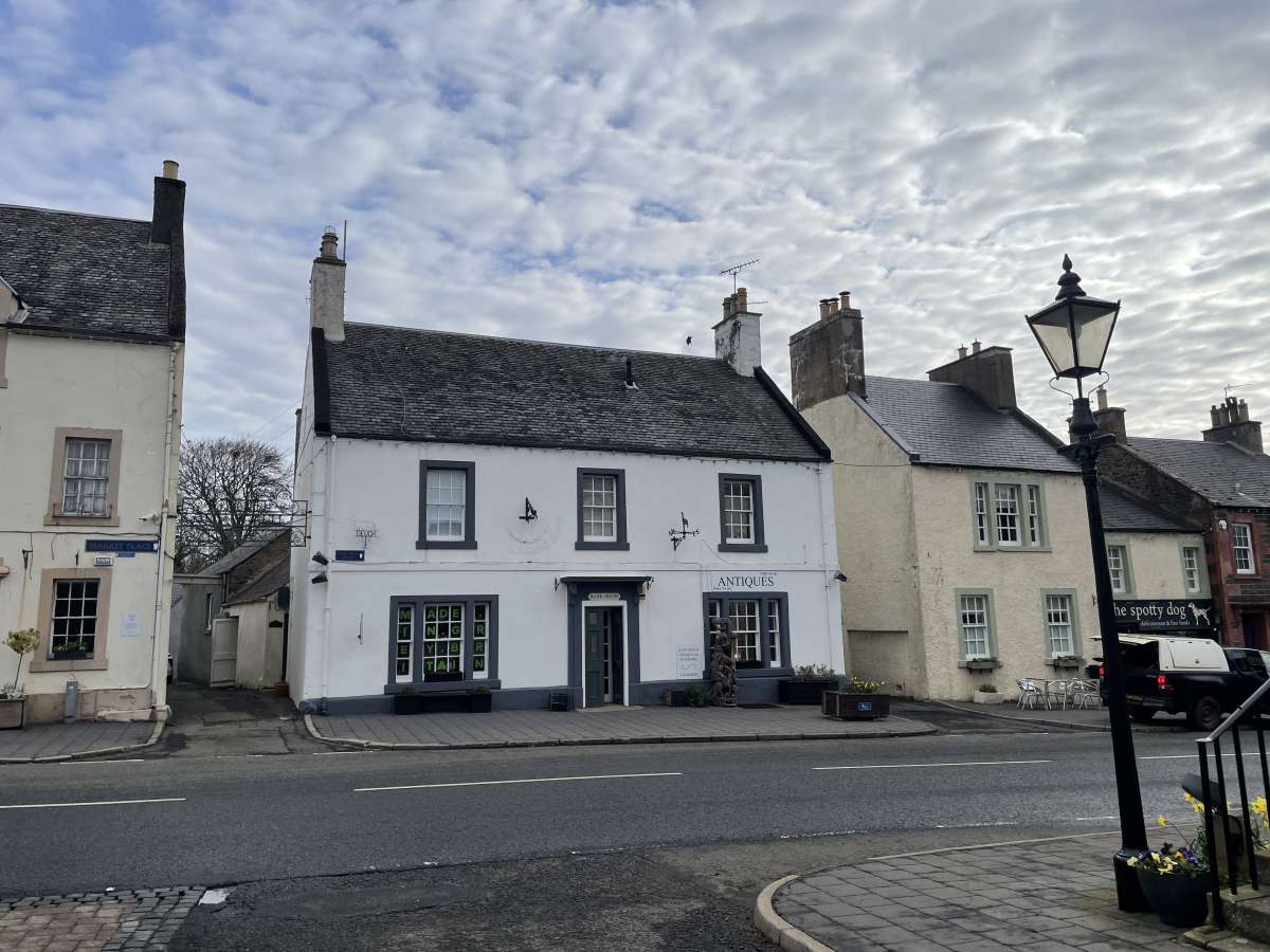 Retail in Lauder