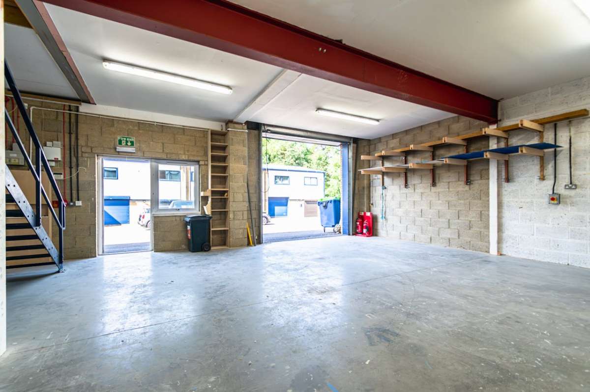 Retail/Shop in Poole - photo 4