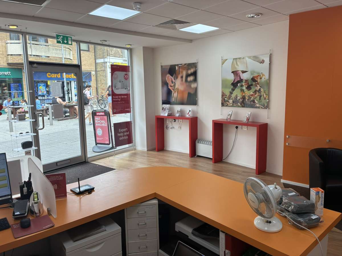 Retail/Shop in Cambridge - photo 3