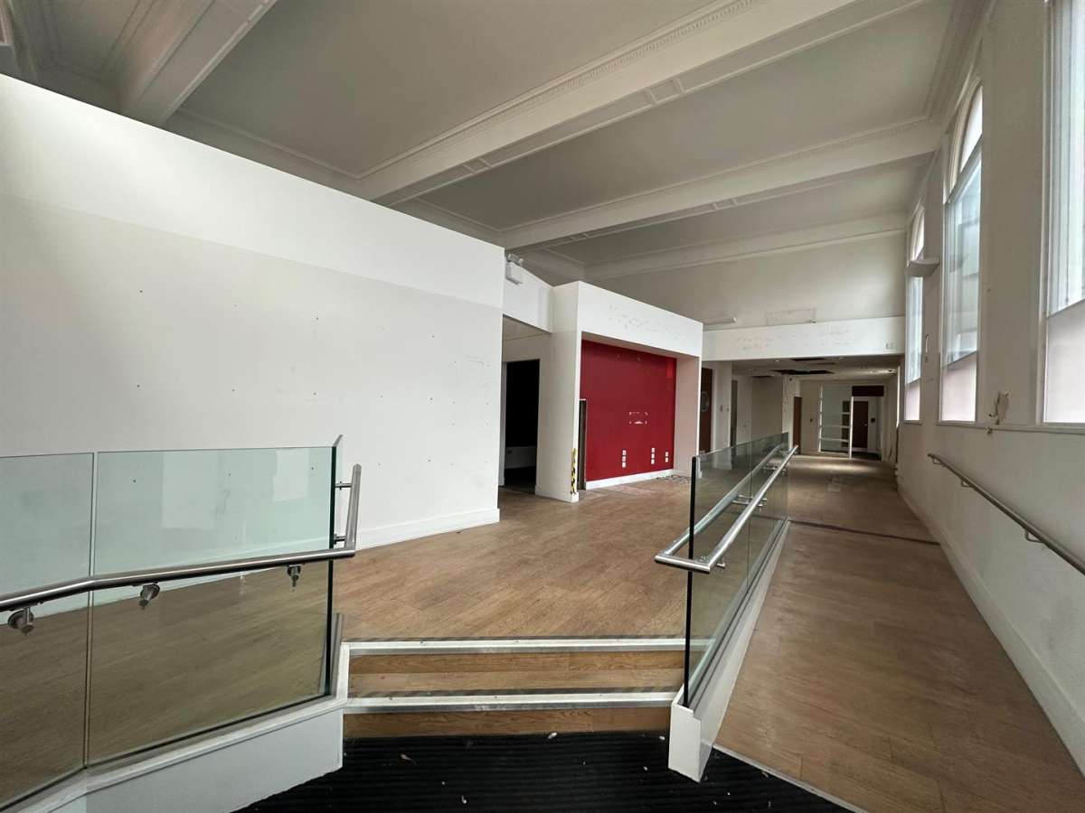 Retail/Shop in Worksop - photo 2