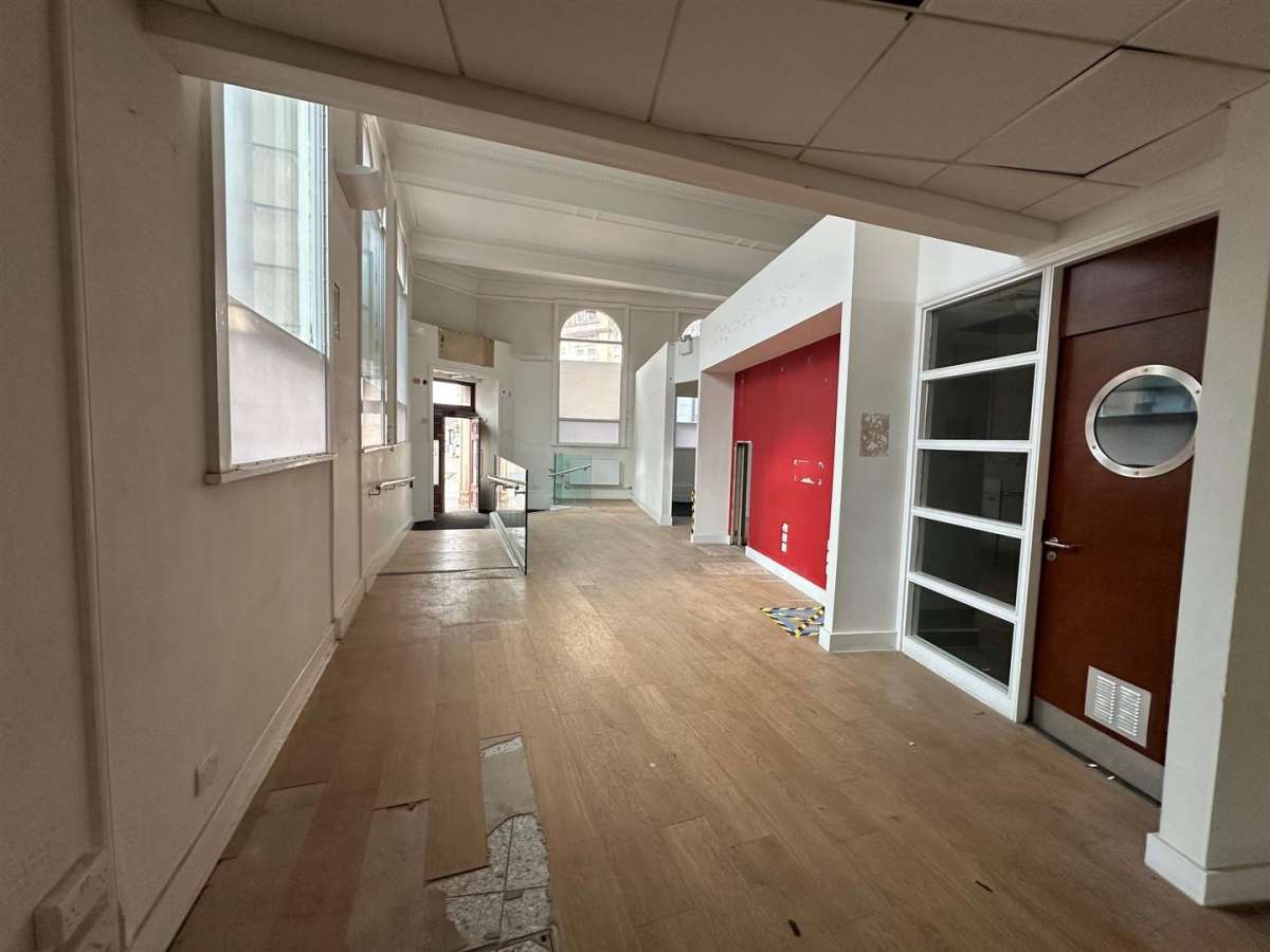 Retail/Shop in Worksop - photo 3