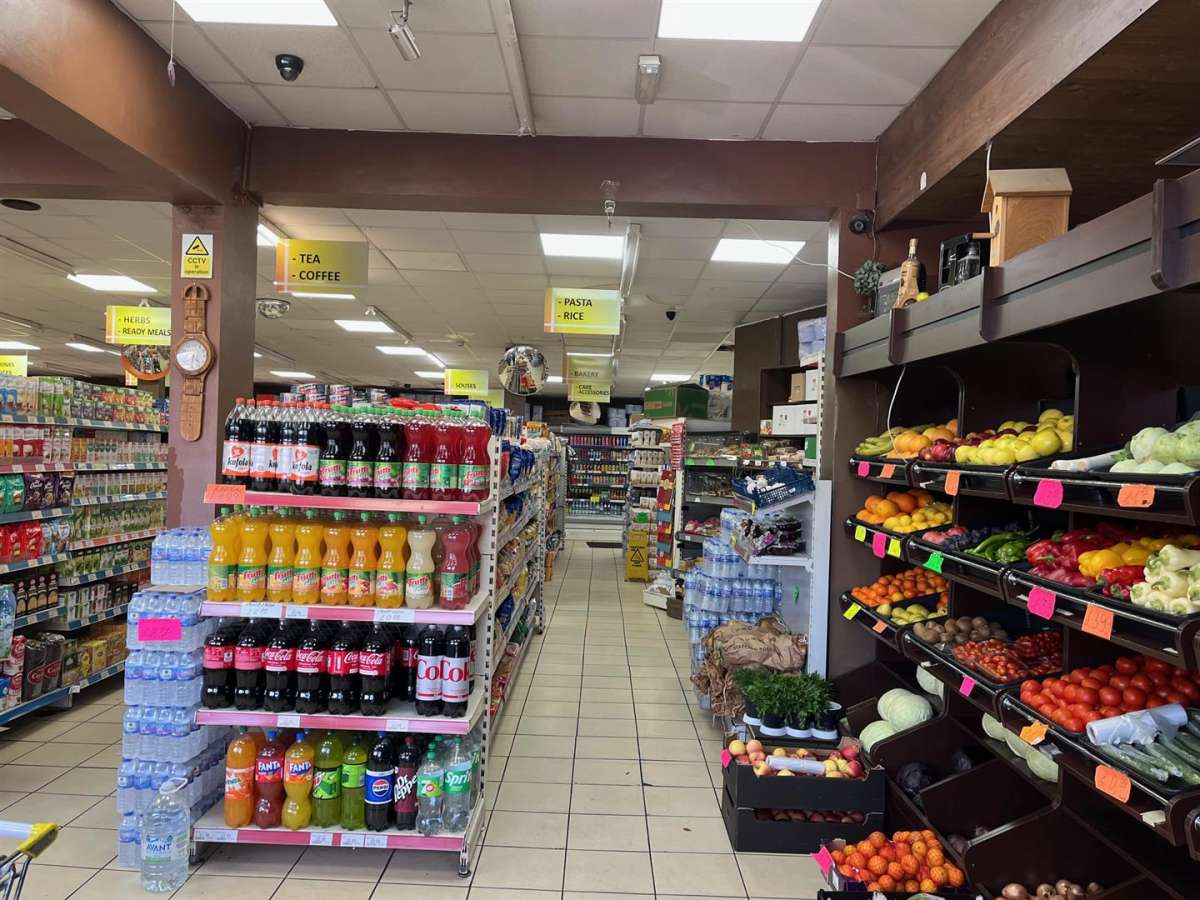 Retail/Shop in Peterborough - photo 2