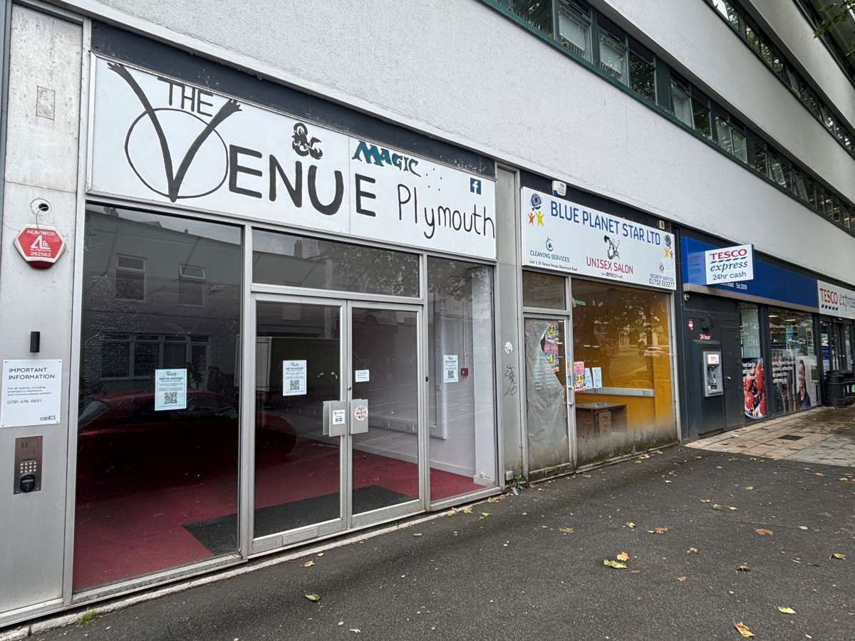 Retail/Shop in Plymouth - photo 2