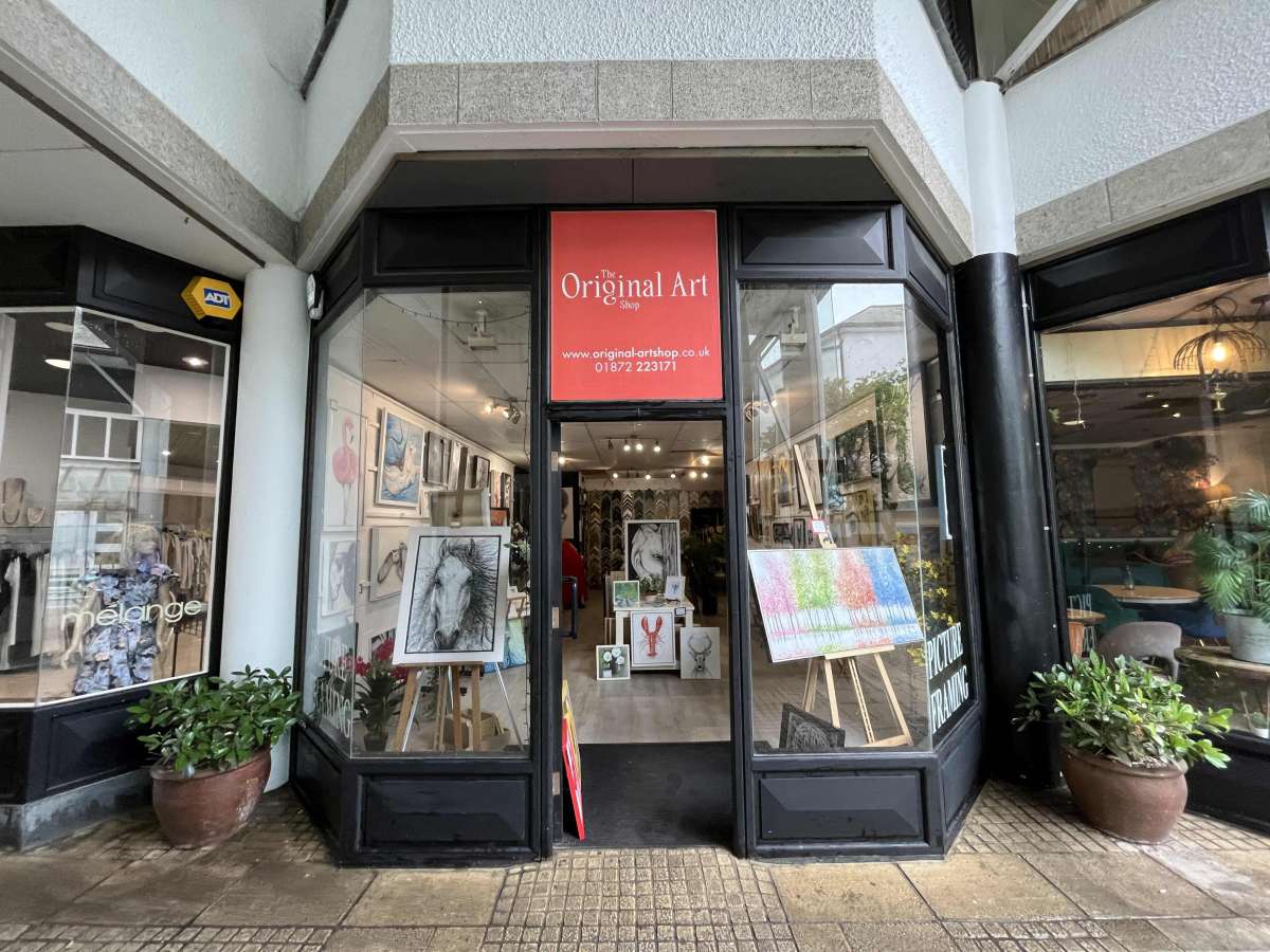 Retail/Shop To Let, Truro