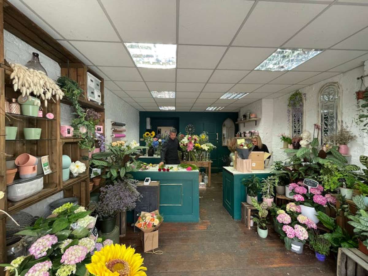 Retail/Shop in London - photo 4