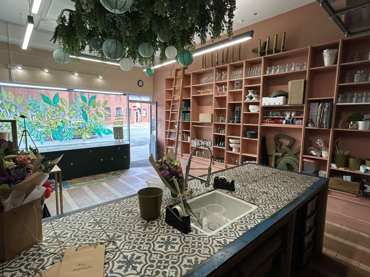 Retail/Shop in Sale - photo 2
