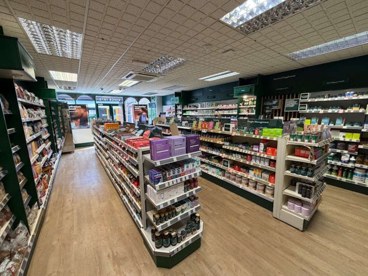 Retail/Shop in Alton - photo 2