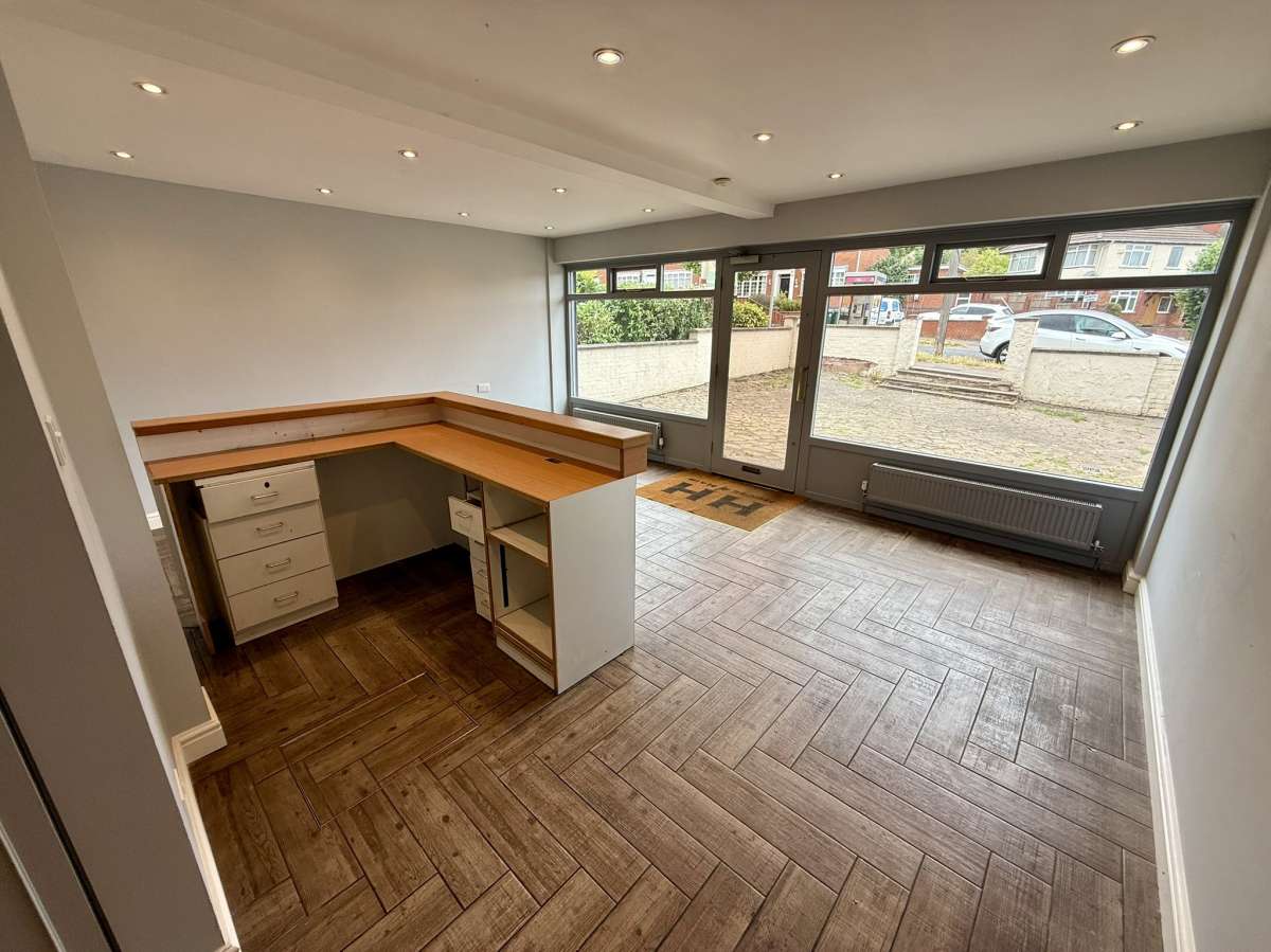Retail/Shop in Coventry - photo 2