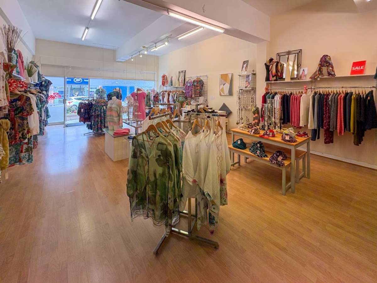 Retail/Shop in New Milton - photo 2
