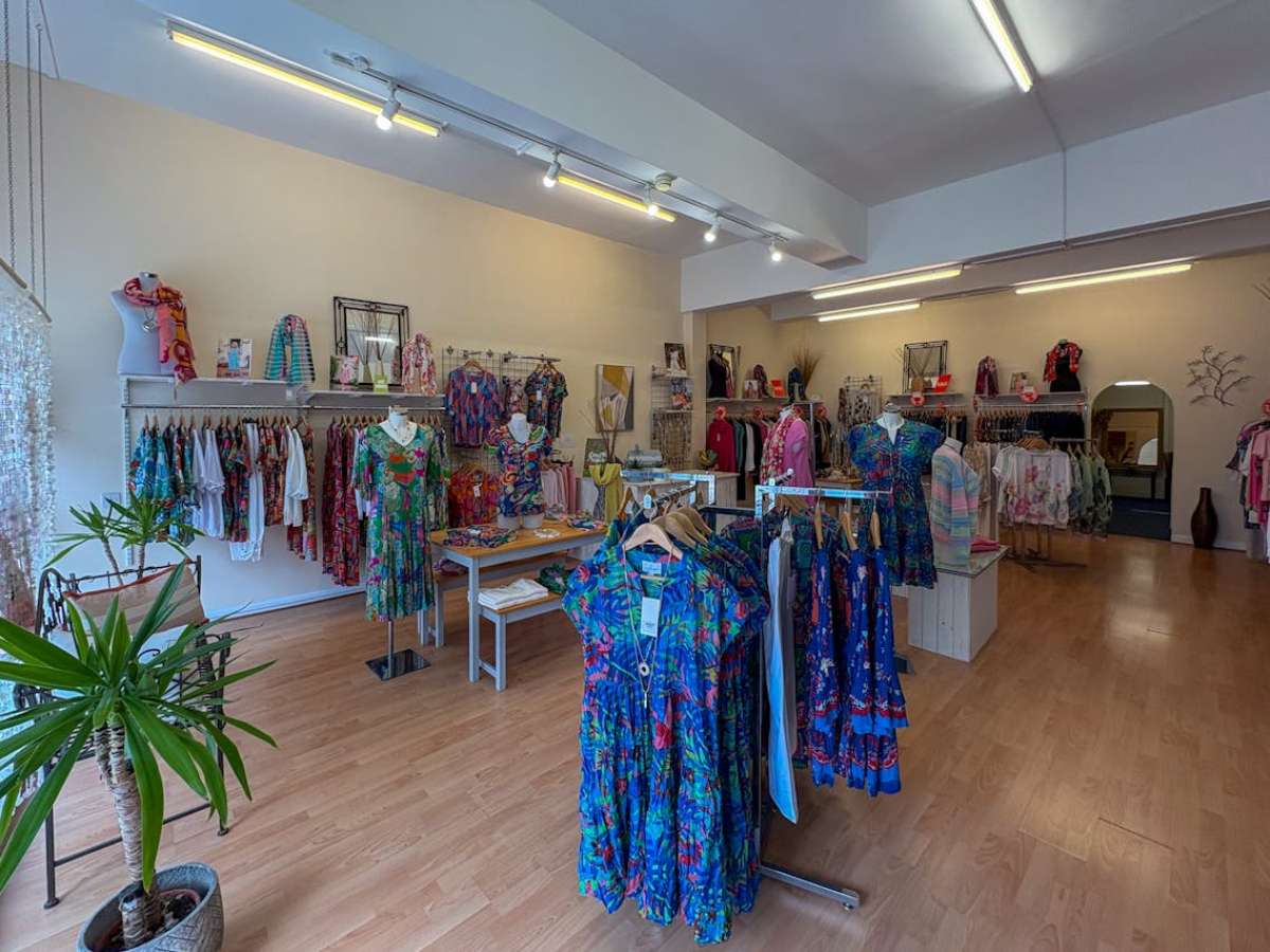 Retail/Shop in New Milton - photo 3