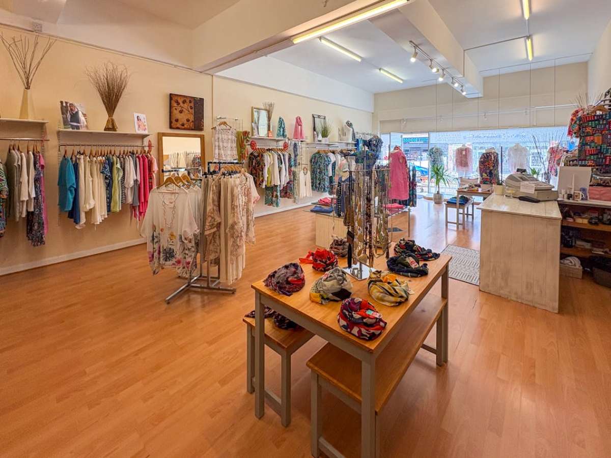 Retail/Shop in New Milton - photo 4