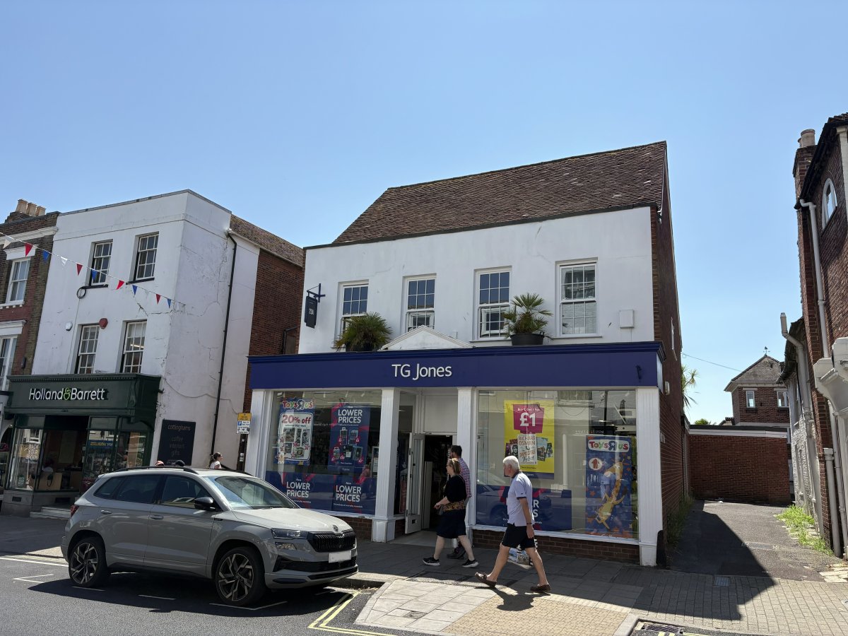 Retail in Lymington