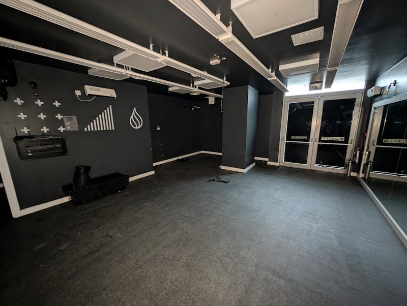 Retail/Shop in Woking - photo 3