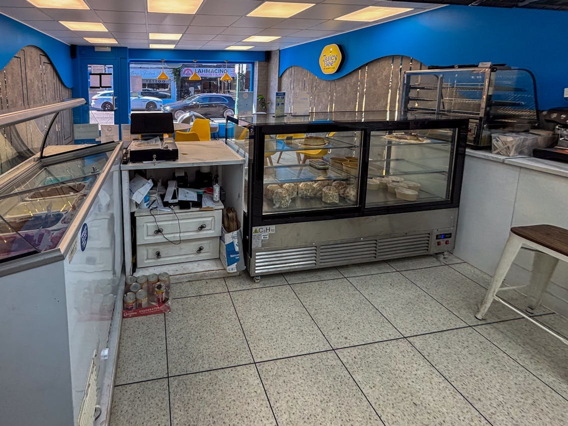 Retail/Shop in Bournemouth - photo 3