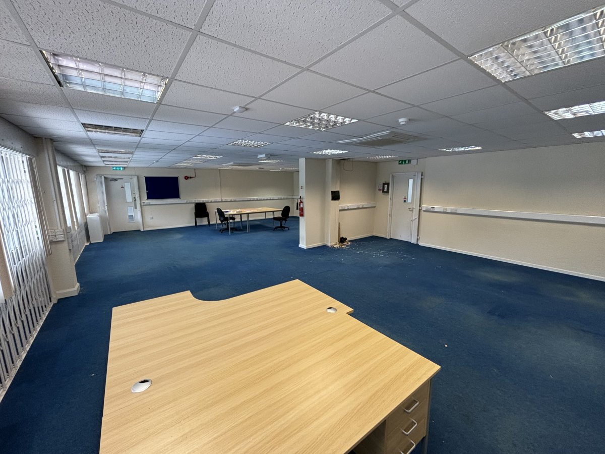 Retail/Shop in Elland - photo 3