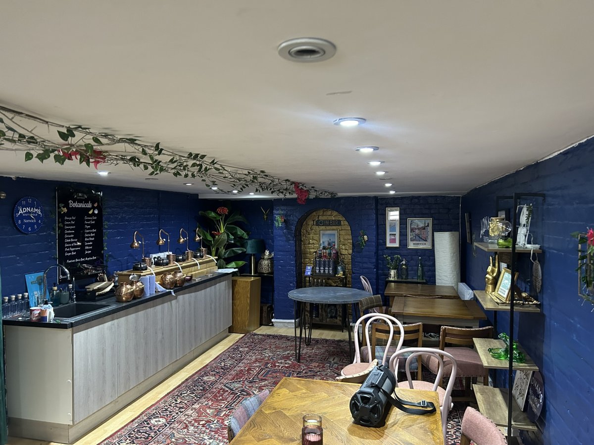 Retail/Shop in Norwich - photo 3