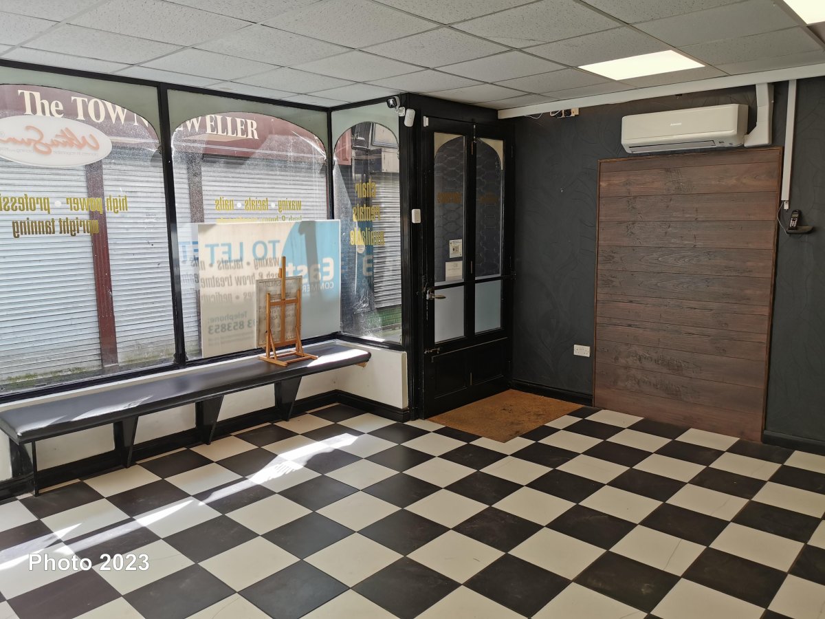 Retail/Shop in Great Yarmouth - photo 2