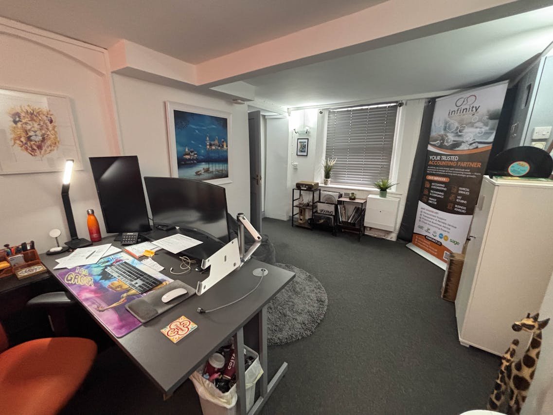 Retail/Shop in Fordingbridge - photo 2