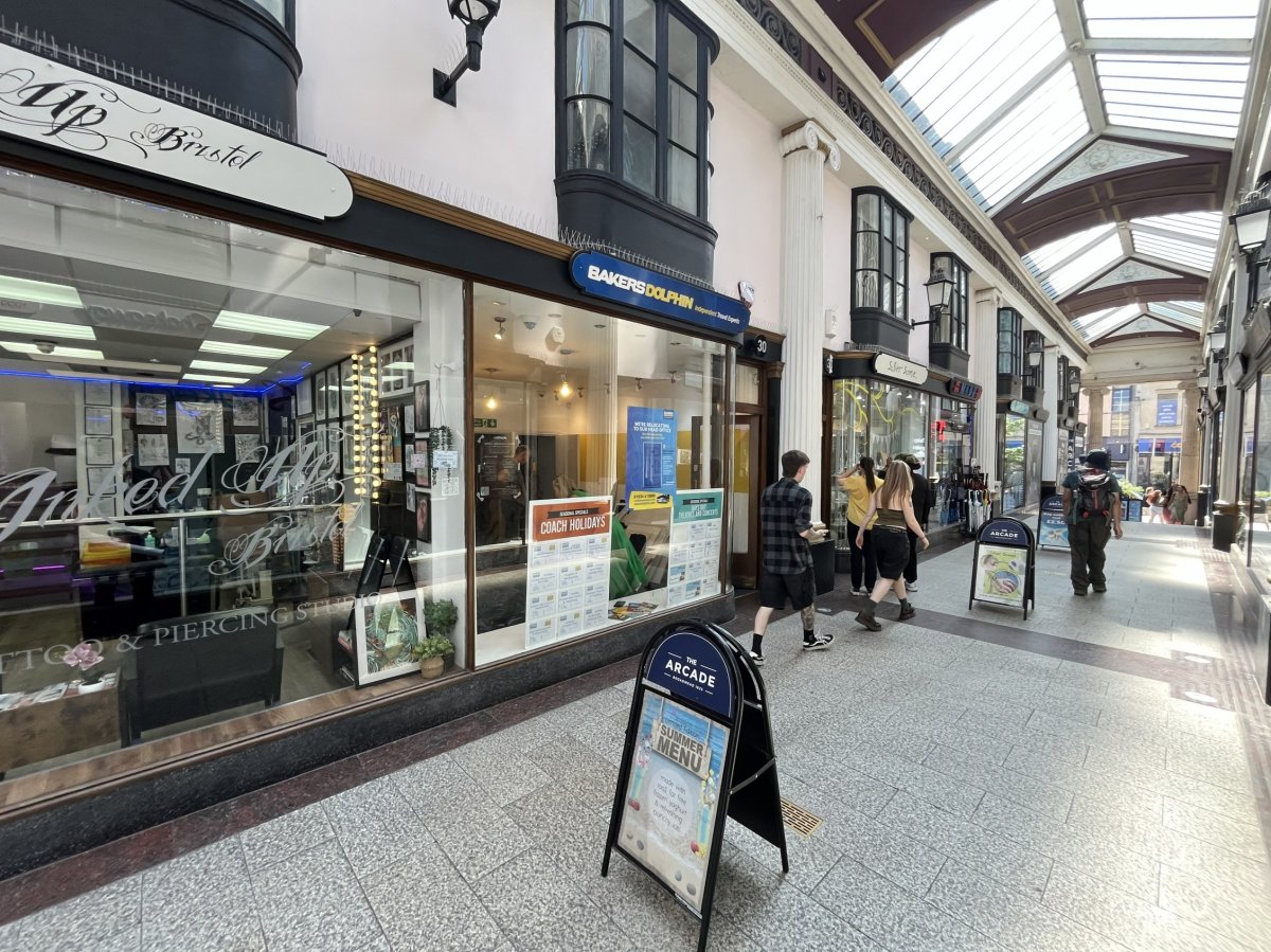 Retail/Shop To Let, Bristol, Avon