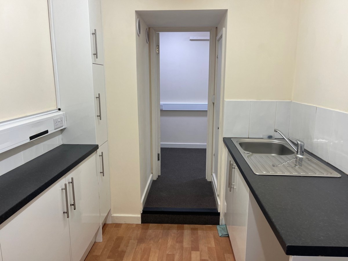 Retail/Shop in Heavitree - photo 3