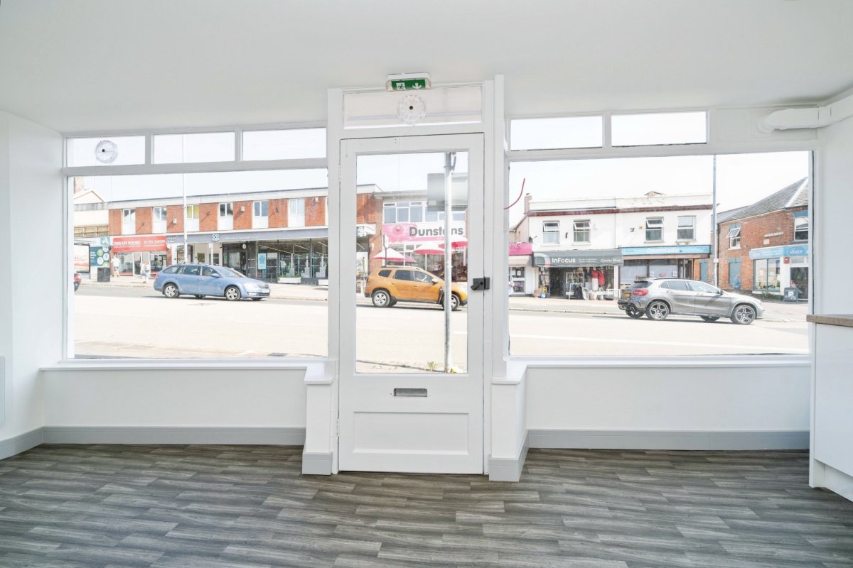 Retail/Shop in Heavitree - photo 2