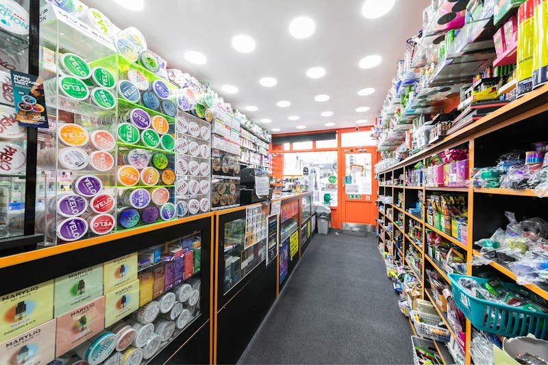 Retail/Shop in London - photo 4