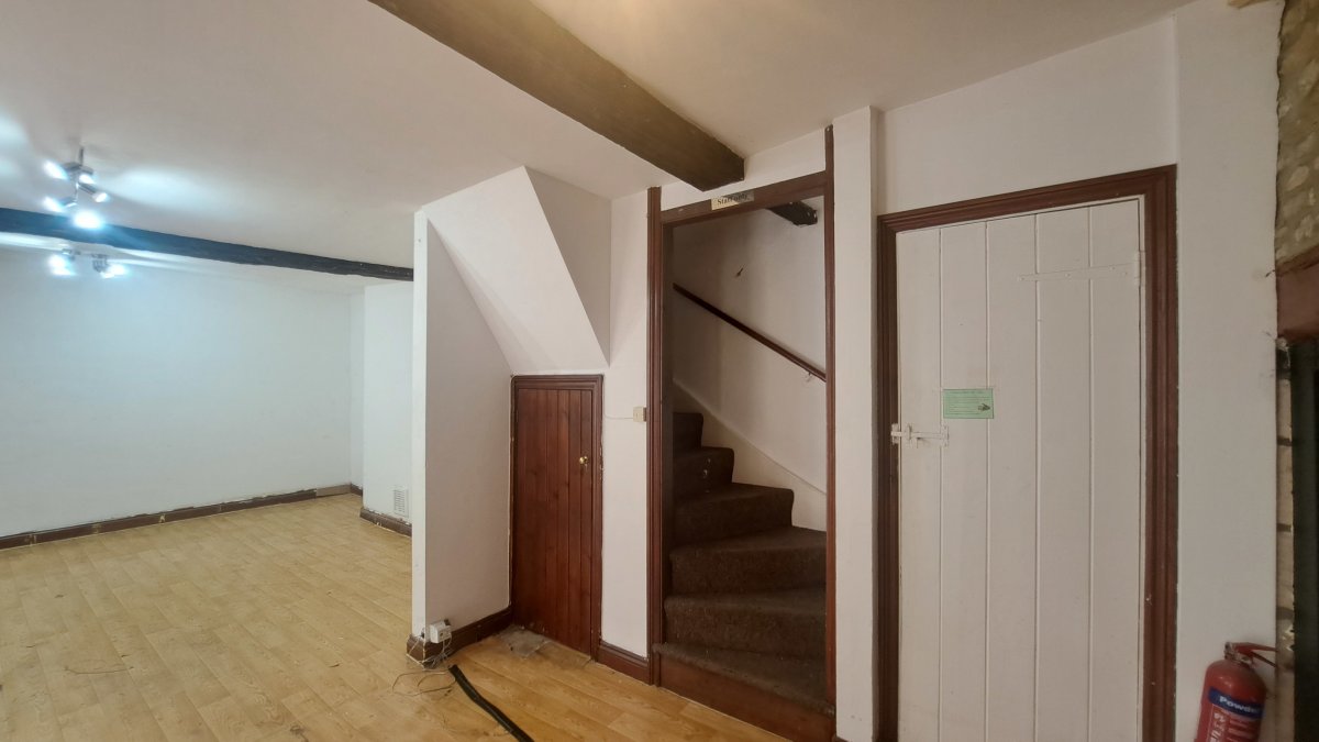 Retail/Shop in Buckingham - photo 2