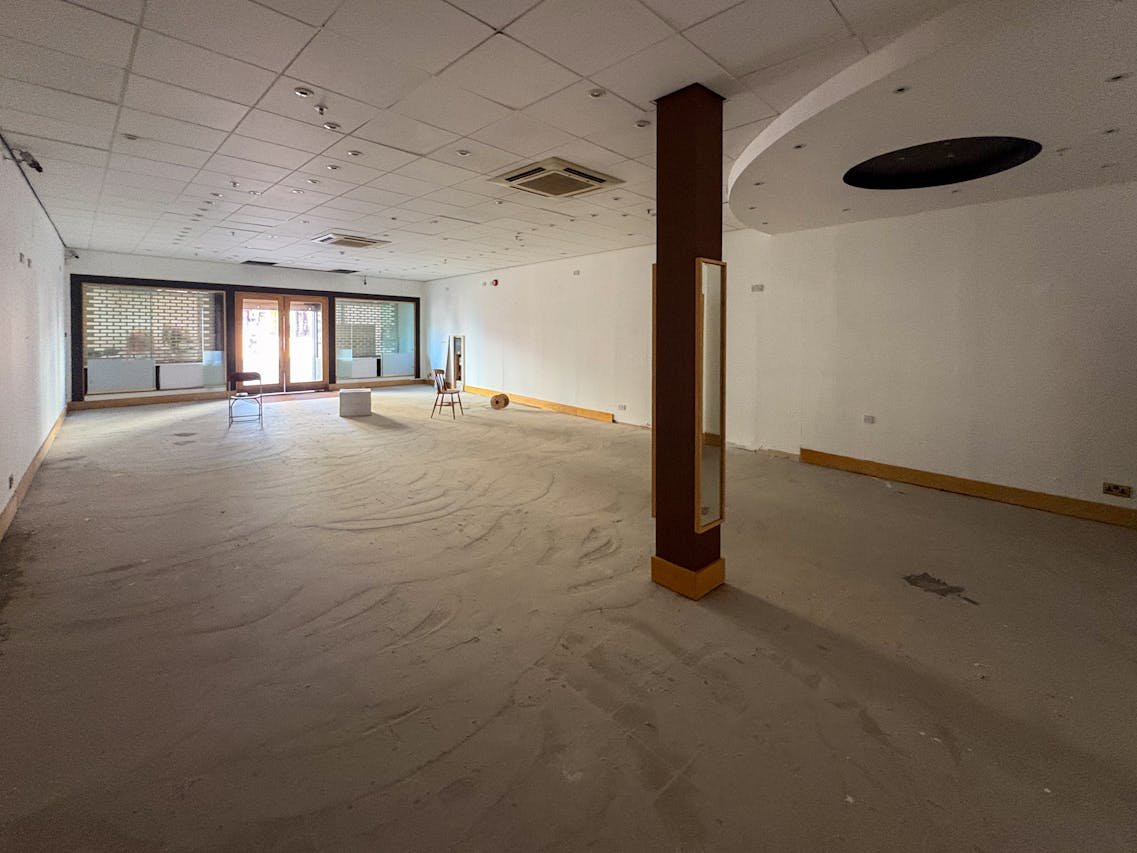 Retail/Shop in Bournemouth - photo 2