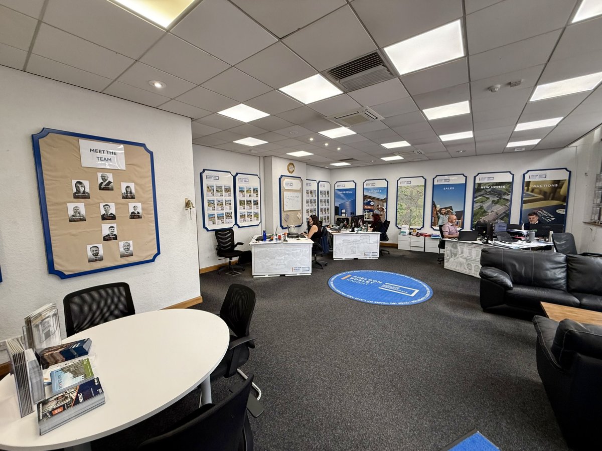 Retail/Shop in Nuneaton - photo 2