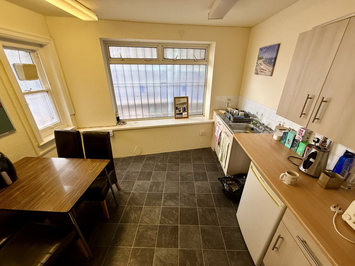 Retail/Shop in Nuneaton - photo 4