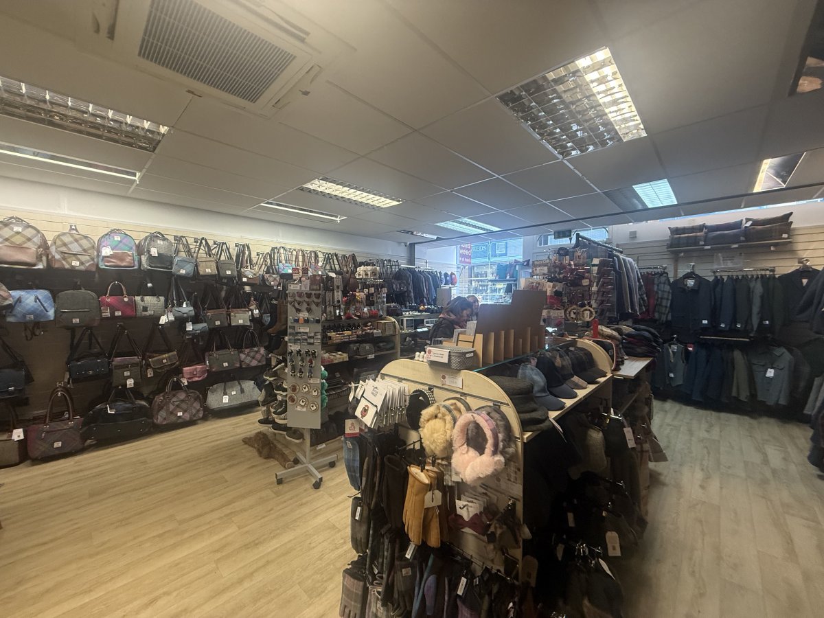 Retail/Shop in Inverness - photo 2