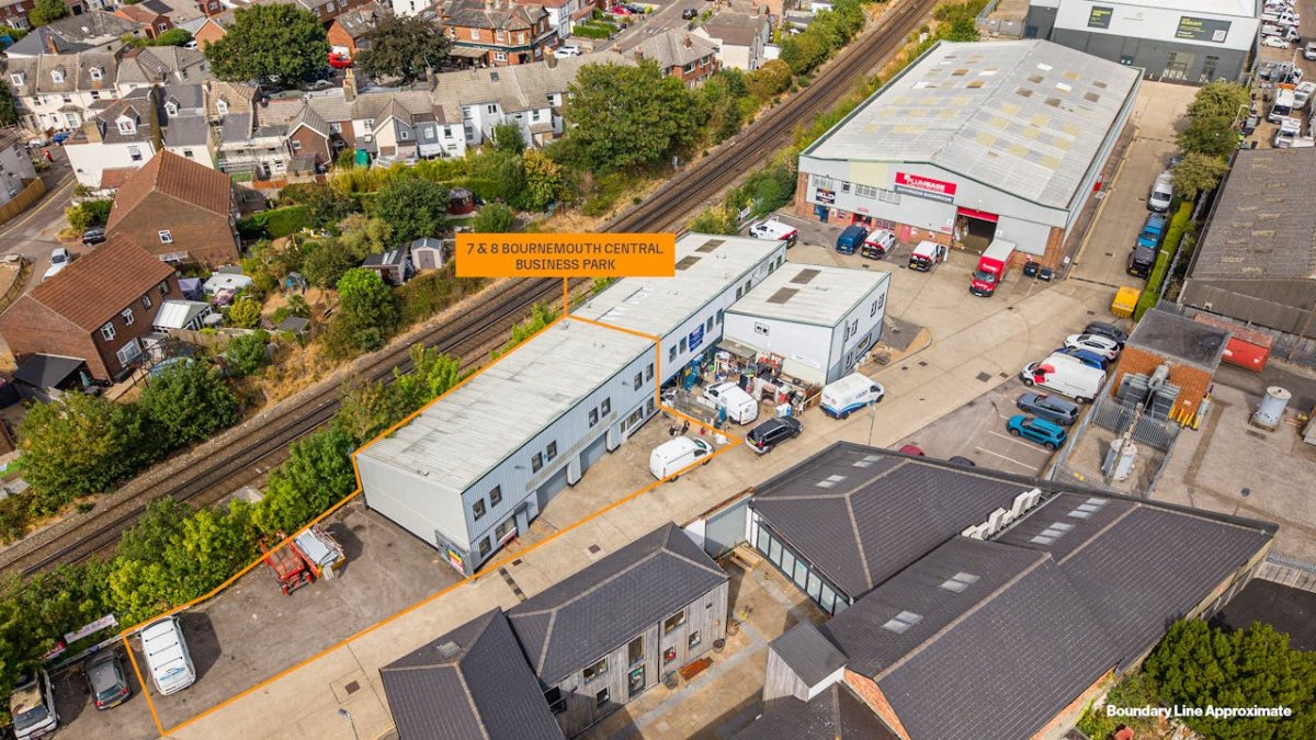 Retail/Shop in Bournemouth - photo 3