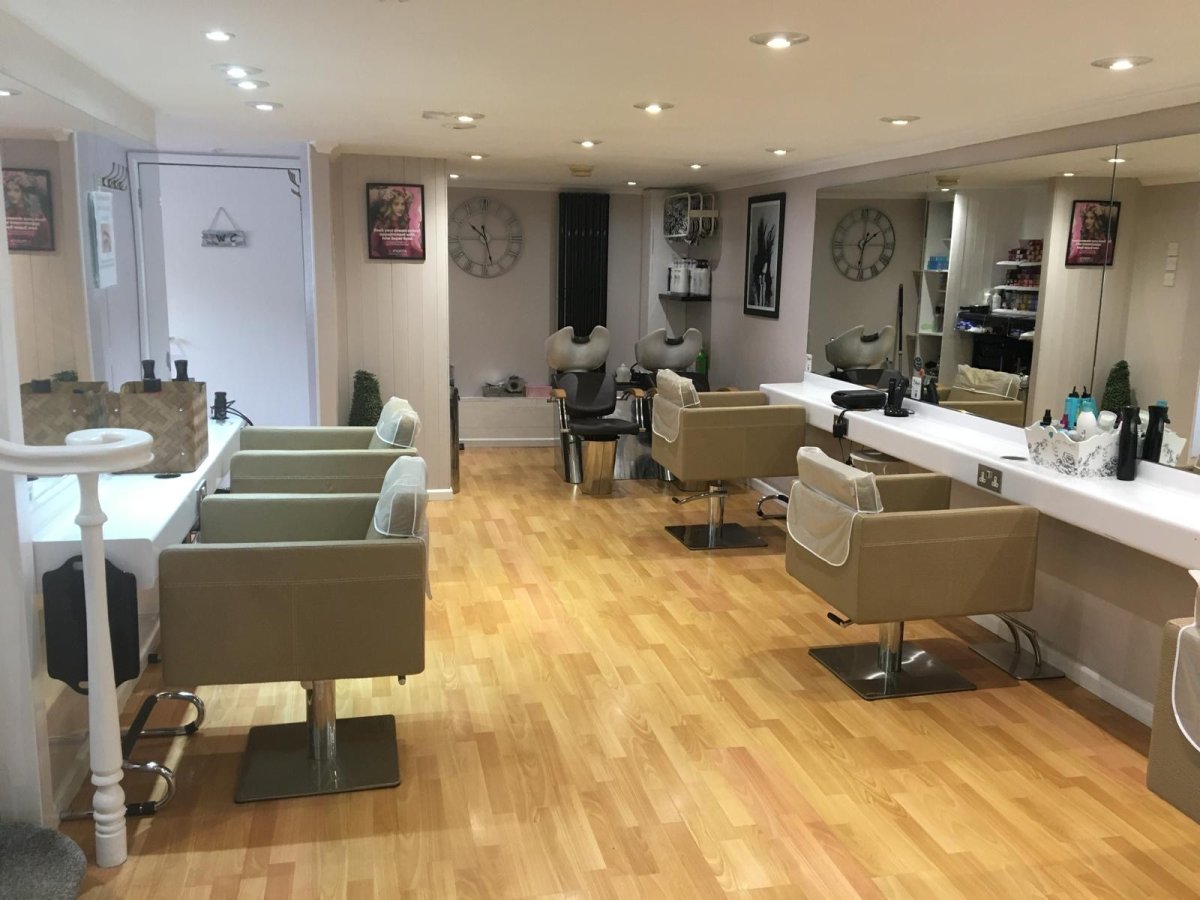Retail/Shop in Plymouth - photo 2