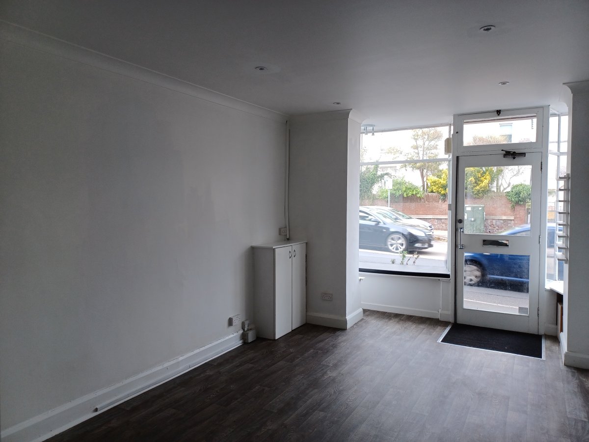 Retail/Shop in Exeter - photo 2