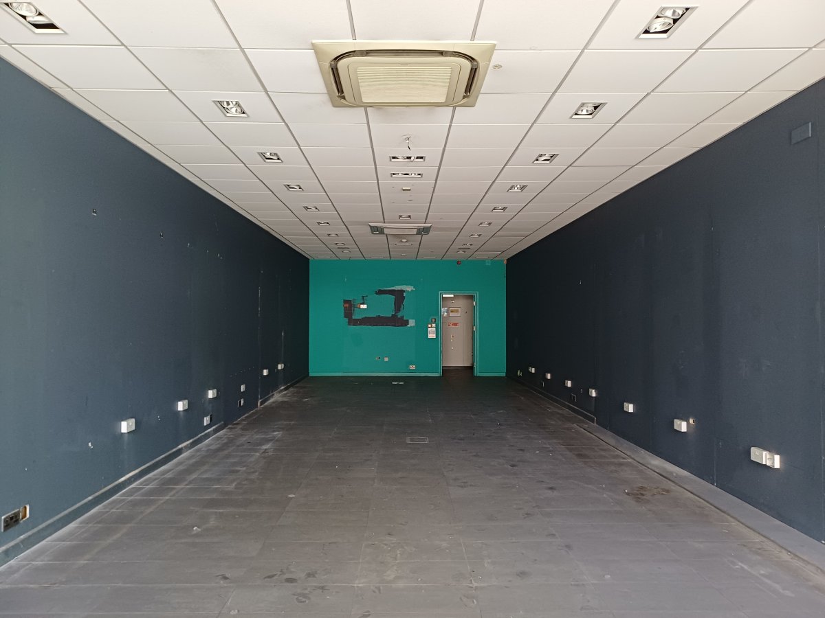 Retail/Shop in Plymouth - photo 3