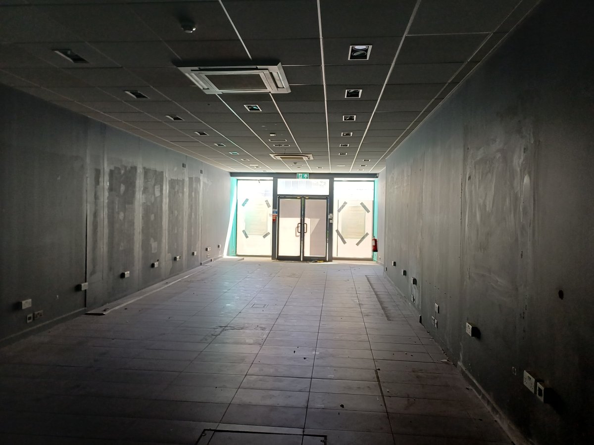Retail/Shop in Plymouth - photo 4