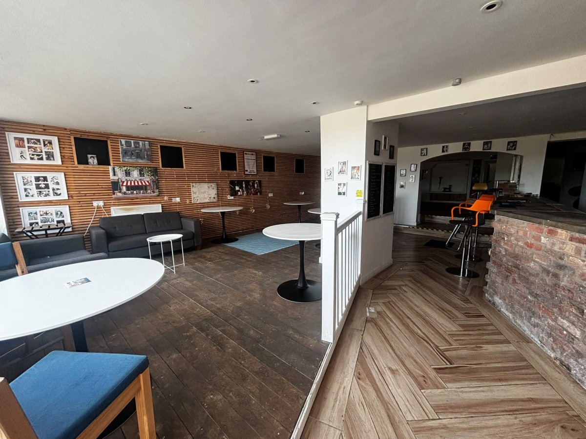 Retail/Shop in Hinckley - photo 2