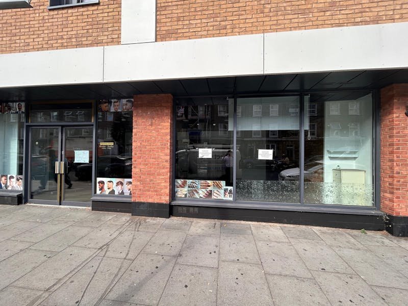 Retail/Shop in London - photo 4