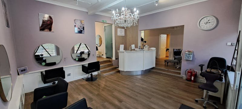 Retail/Shop in Deepcut - photo 3