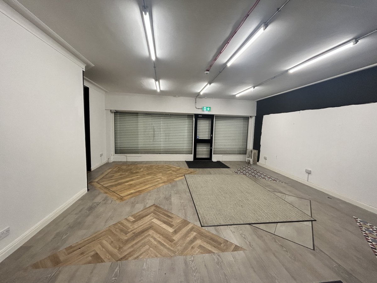 Retail/Shop in Brooklands - photo 4