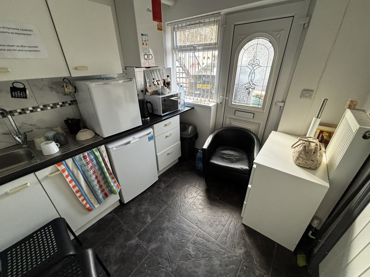 Retail/Shop in Coventry - photo 4
