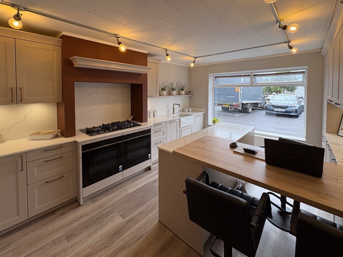 Retail/Shop in New Milton - photo 4