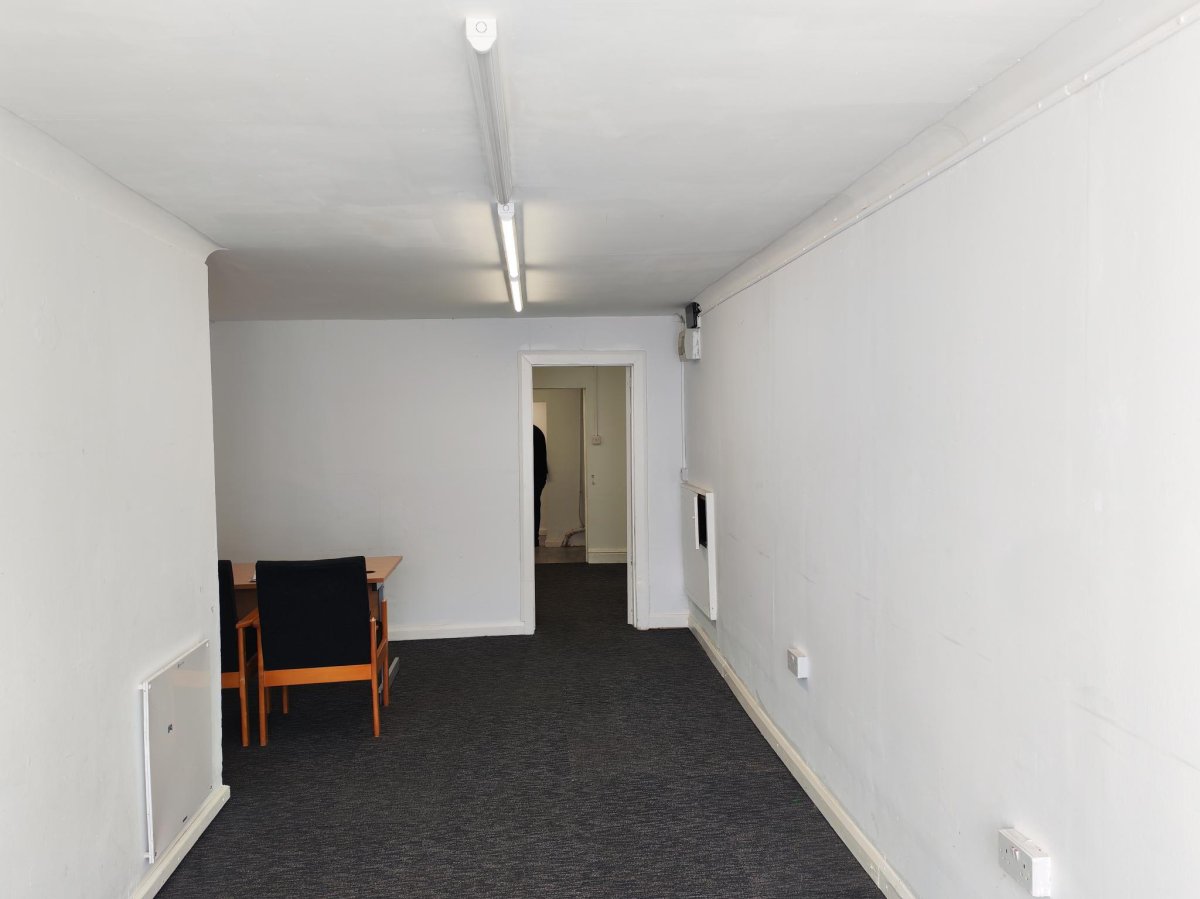Retail/Shop in Great Yarmouth - photo 2
