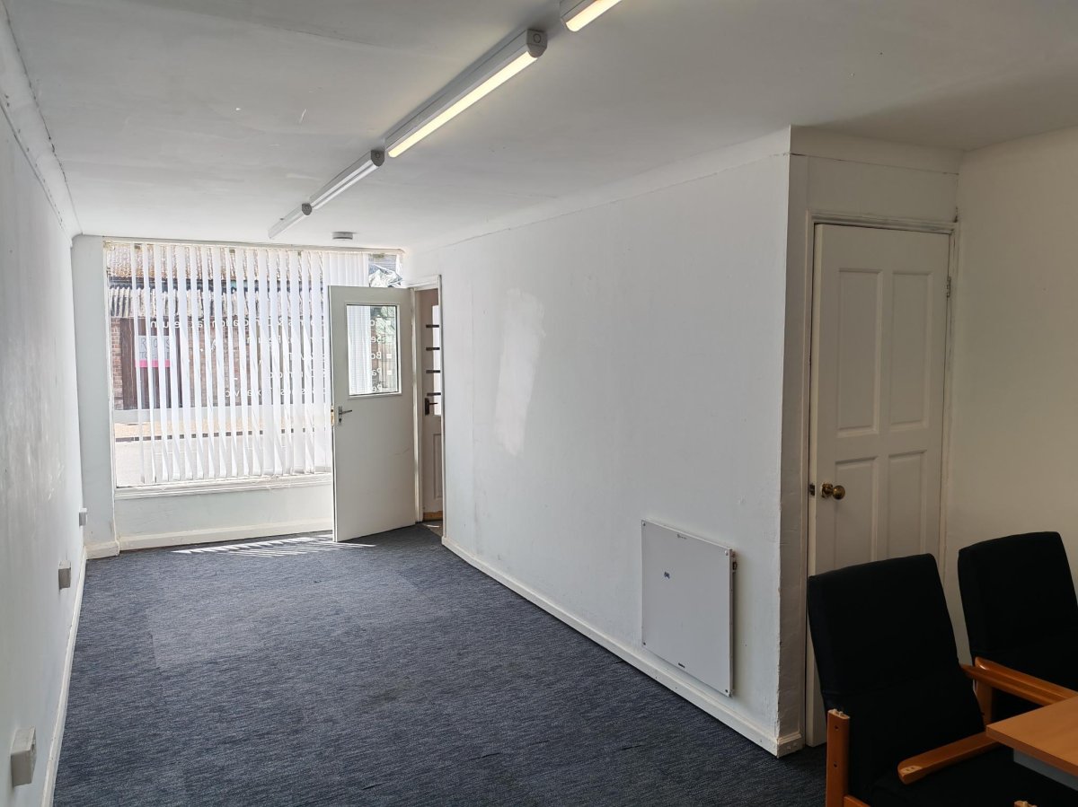 Retail/Shop in Great Yarmouth - photo 3