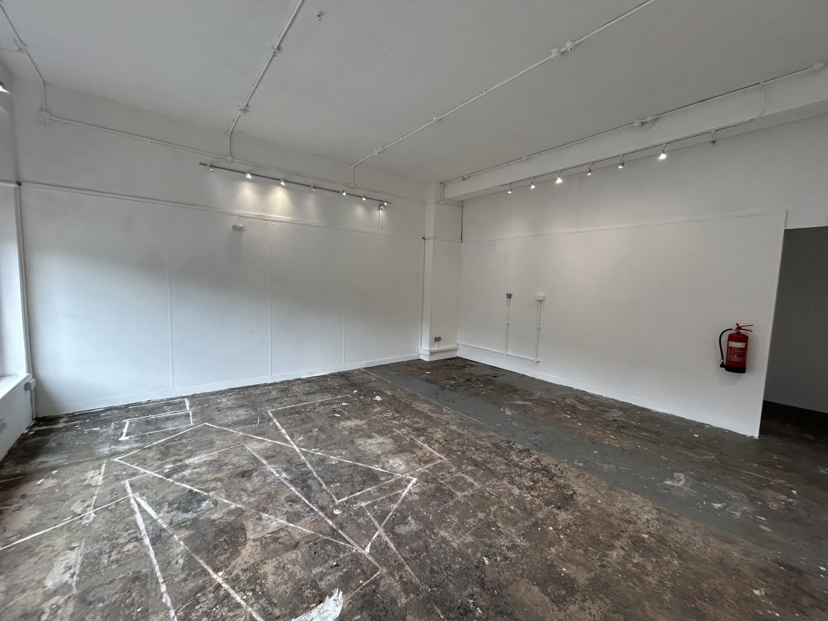 Retail/Shop in Exeter - photo 3