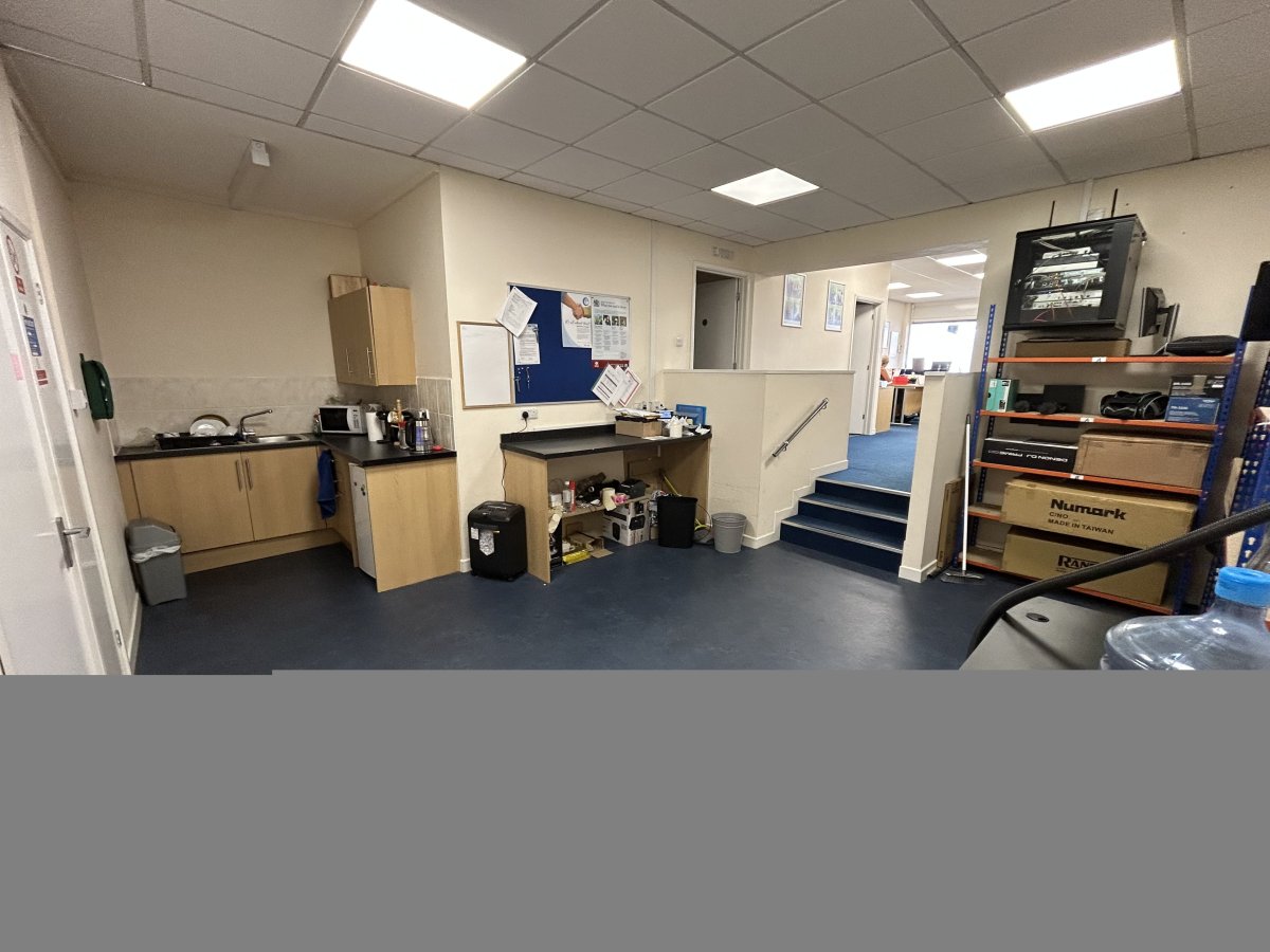 Retail/Shop in Exeter - photo 3