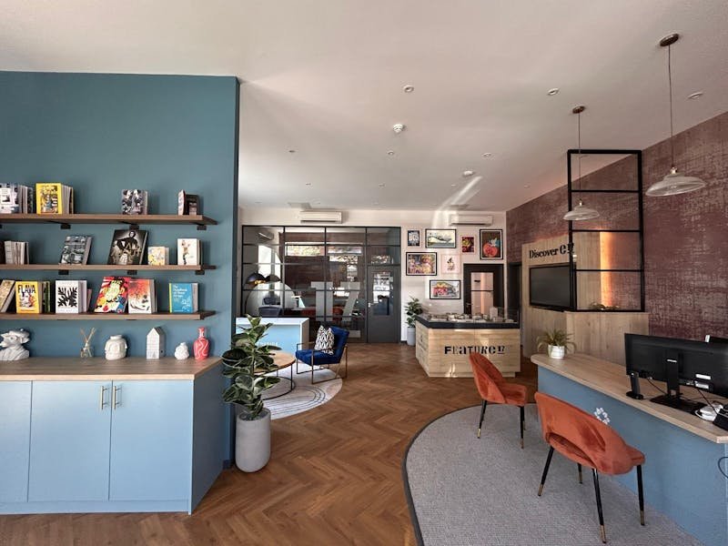 Retail/Shop in London - photo 3