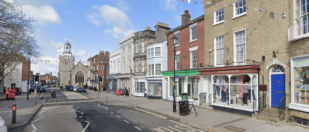 Retail/Shop in Lymington - photo 3